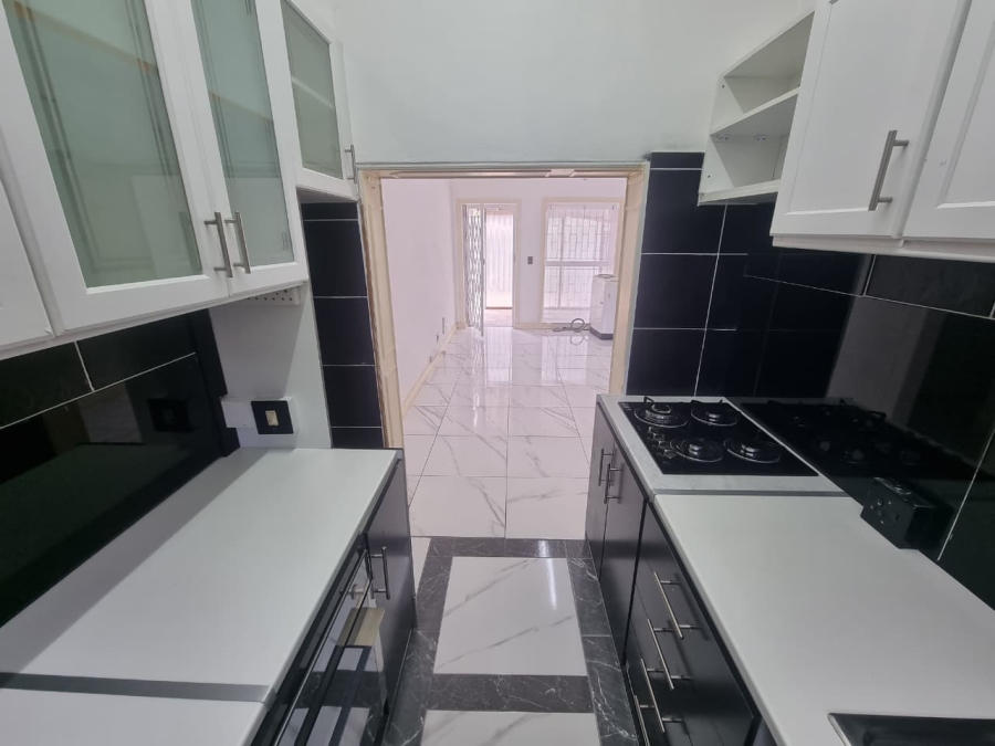 2 Bedroom Property for Sale in Wynberg Western Cape